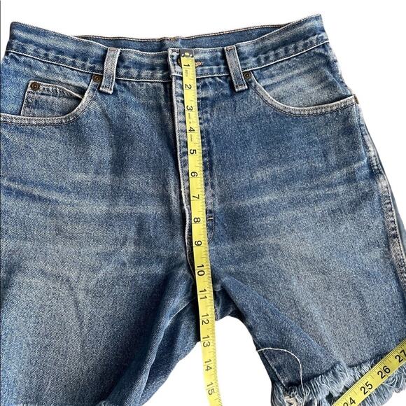 VTG Calvin Klein High Rise Mid Thigh Jean Shorts size 32 fits like 28 - Picture 6 of 9